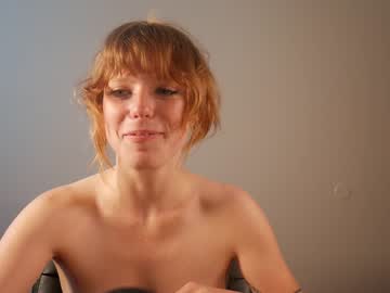 girl
        sisypheanlove cam image #2532677