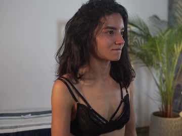 girl
        urcutelinda cam image #4372273