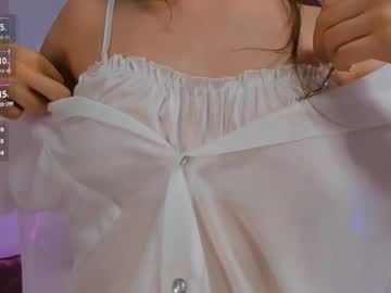 girl
        fly_best cam image #6382722