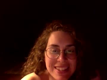 girl
        holy_alurement cam image #1873109