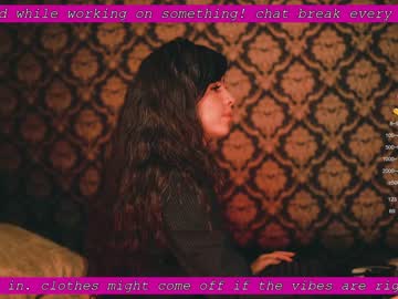 girl
        ingennui cam image #3891245