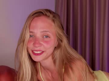 girl
        delicious_couple_ cam image #2882314