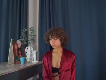 girl
        lenaelisabeth cam image #3381268