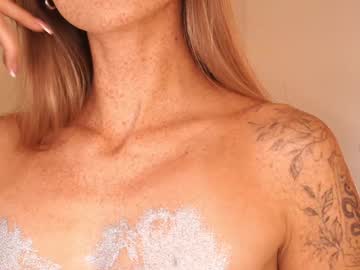 girl
        artease cam image #5743814