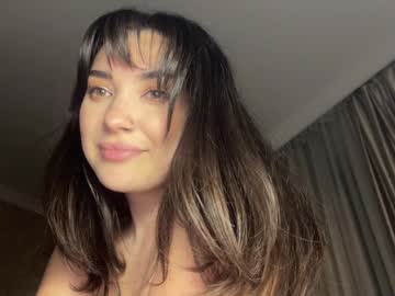 girl
        indikaflower cam image #4465697