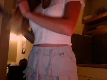 girl
        bitter_moon cam image #1074840