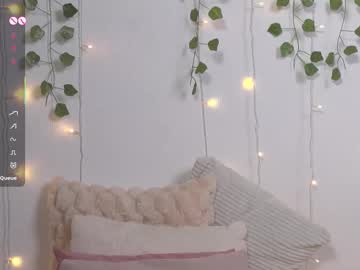 girl
        happynewdear cam image #6300041