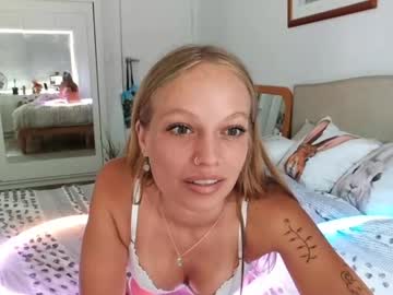 girl
        lexifever cam image #4904036