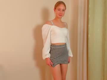 girl
        alexlacey cam image #2727856