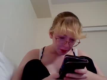girl
        blonde_katie cam image #3037686
