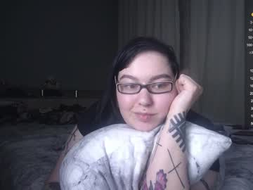 girl
        8wolf8 cam image #3465393