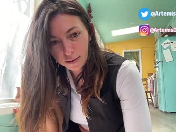 girl
        artemisfit cam image #3666688