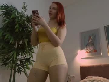 girl
        kristi_ginger cam image #6339058