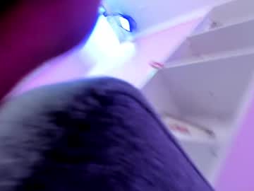 girl
        little_effy18_ cam image #6534178