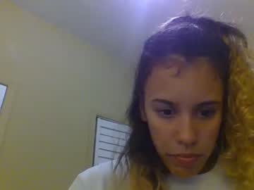 couple
        bloopgoop cam image #2057667