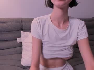 girl
        lauratanguy cam image #4964834