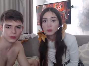 couple
        lovezxpy cam image #3147365