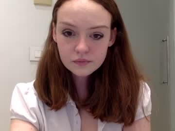 girl
        evangeline999 cam image #5187354