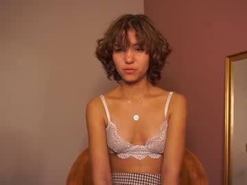 girl
        lenaelisabeth cam image #2993103