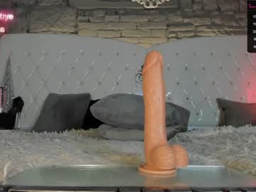 girl
        royalsquirt_ cam image #1129374