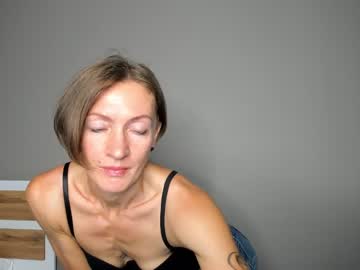 girl
        dorothy_meyer cam image #2046279