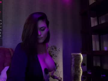 girl
        karrin cam image #916742