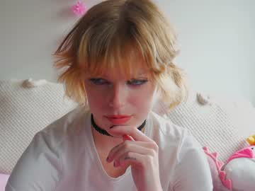 girl
        sisypheanlove cam image #1446945