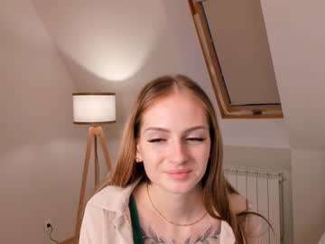 girl
        milaniapayne cam image #3141553