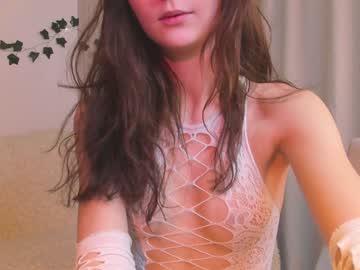 girl
        edithgalpin cam image #6041099