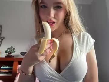 girl
        kittengirlxo cam image #6685800