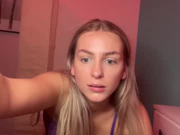 girl
        summerlovingg cam image #4400826