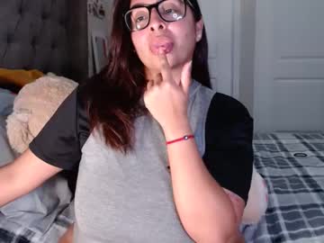 girl
        lopezbecky cam image #2397434