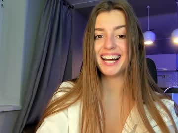 girl
        coy_amina_ cam image #312305