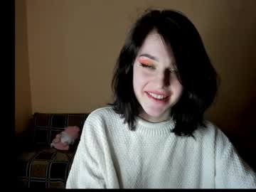 girl
        lightforwhale cam image #565504