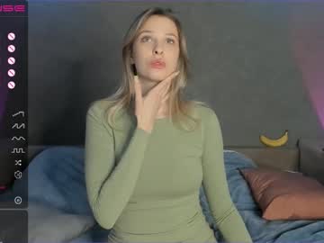 girl
        mmm_banana cam image #1590887