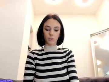 girl
        hotfallingdevil cam image #3585506