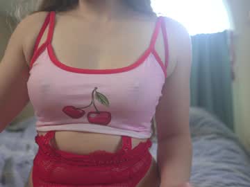 girl
        chroniclove cam image #6454437