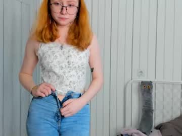 girl
        afradenmon cam image #4454351