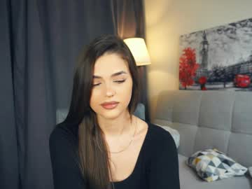 girl
        zarabeamer cam image #6775101