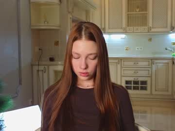 girl
        shirleywhitney cam image #3237476