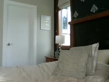 girl
        kumfoxlive cam image #6498902