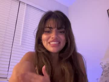 girl
        poutyselena cam image #4214839