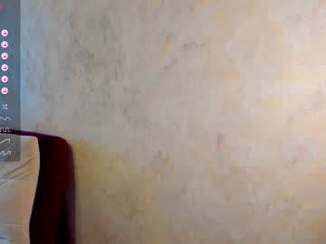 girl
        sweetteets24 cam image #6724688