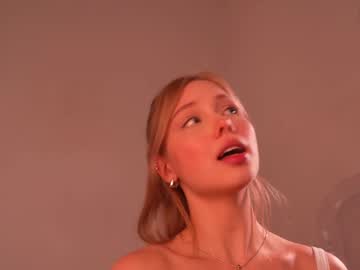 girl
        april_blush cam image #6553522