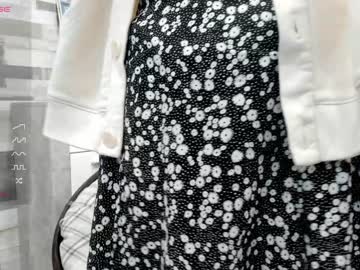 girl
        lolliis cam image #2284772