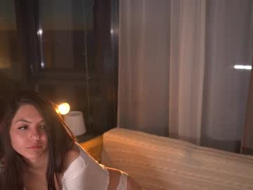 girl
        aicharae cam image #6820334