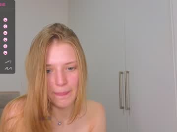 girl
        hichatur cam image #3112918