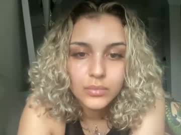 girl
        mercijane cam image #1031259