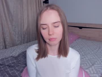 girl
        sonasheen cam image #3703450
