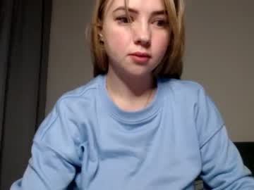 girl
        deinalin cam image #1377273